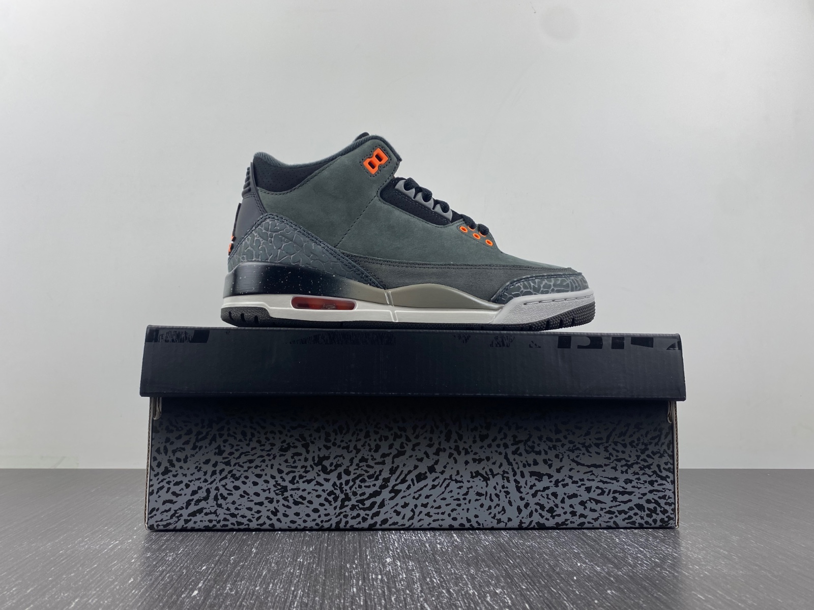 air jordan 3 “fear”