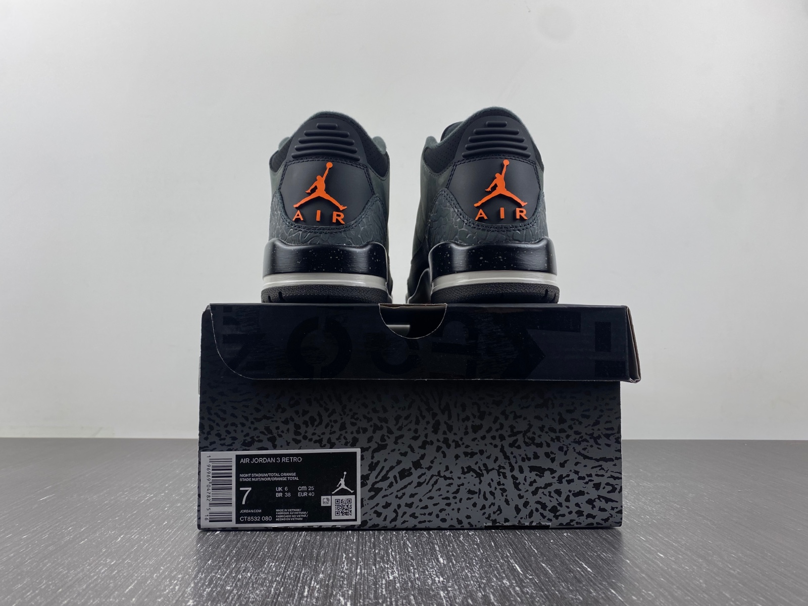 Air Jordan 3 “Fear”