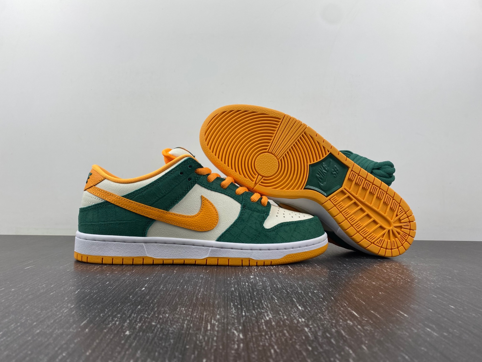 nike sb dunk low pro