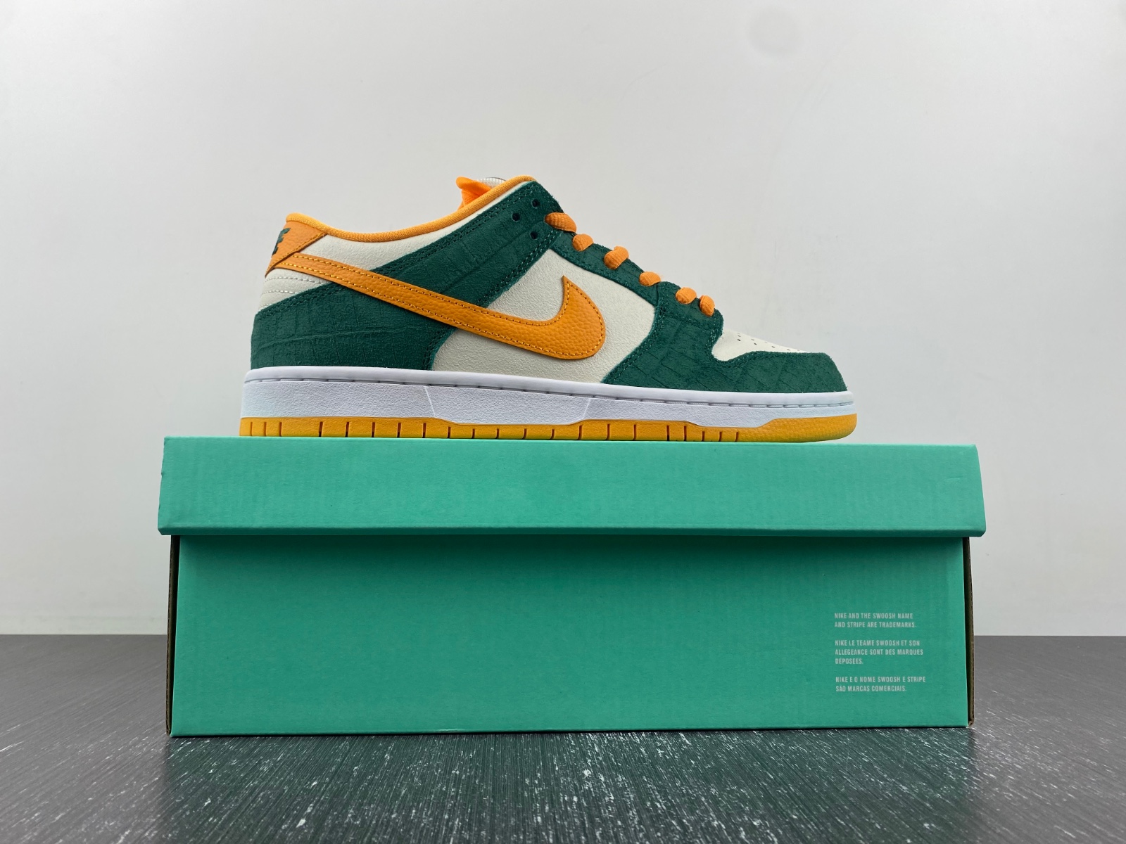 nike sb dunk low pro