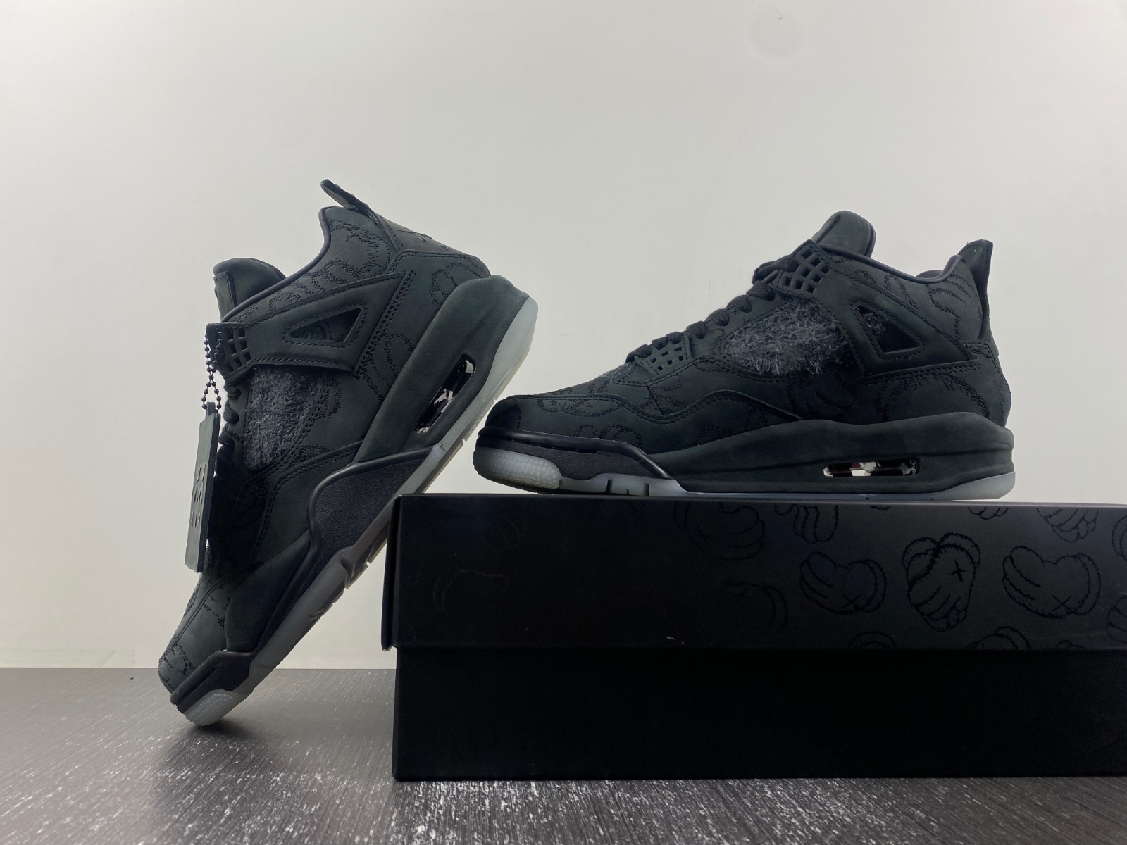 Air Jordan 4 Retro Kaws Black 930155 001