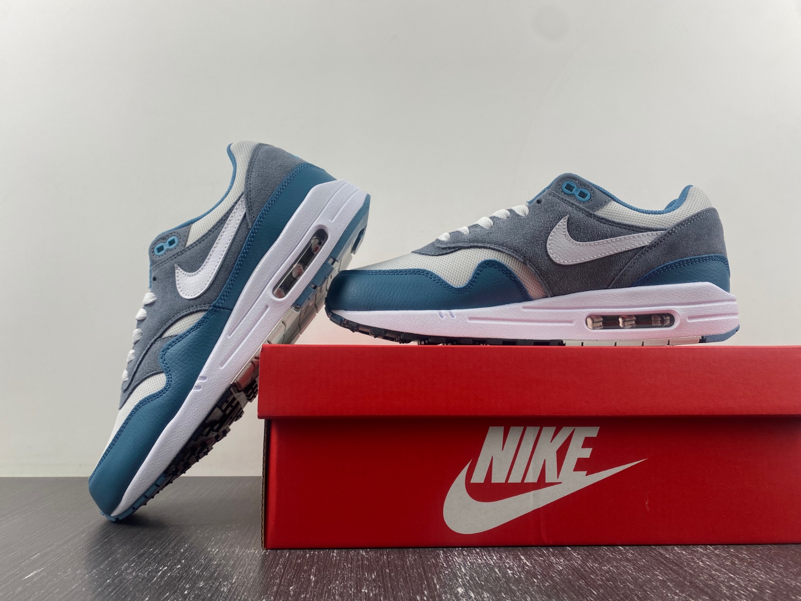 Air Max 1 Noise Aqua and Cool Grey