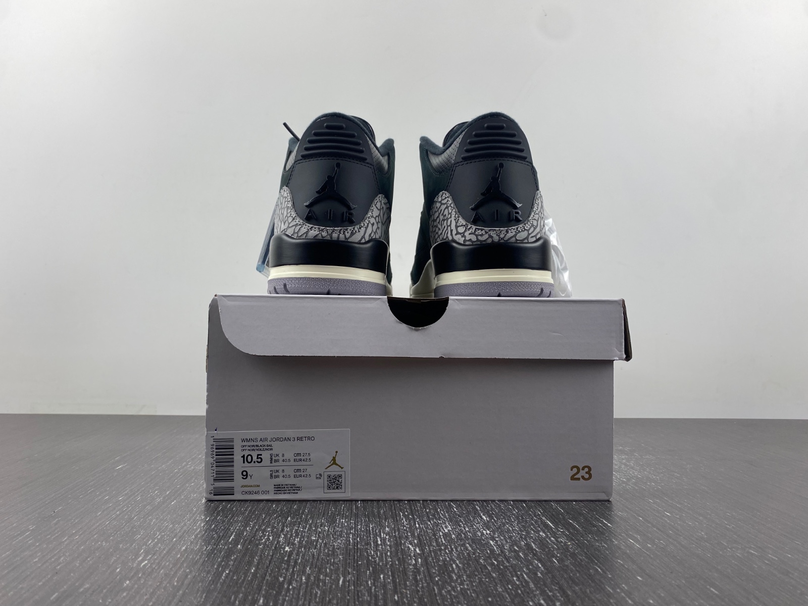 Air Jordan 3 WMNS “Off Noir”