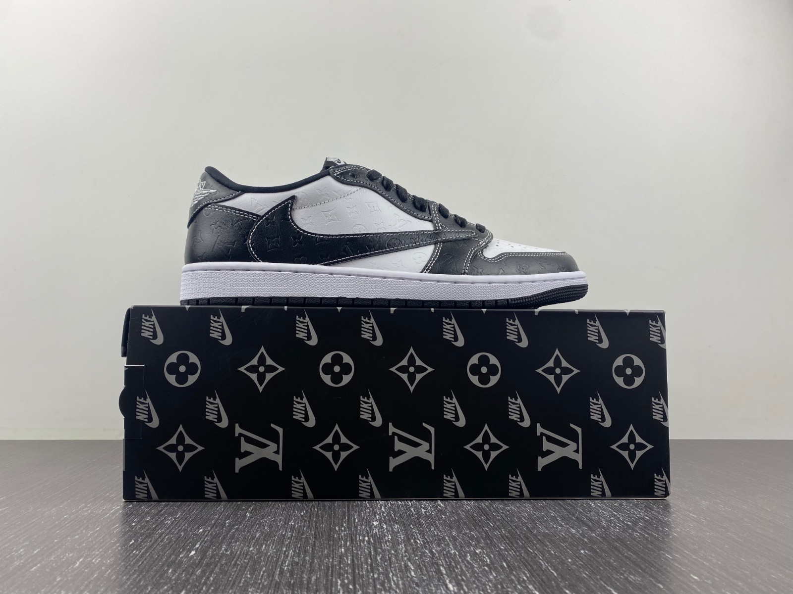 AIR JORDAN 1 LOW X LV