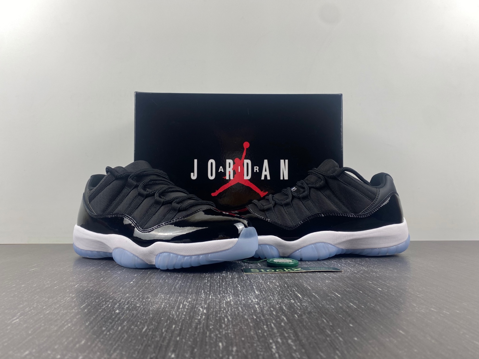 Air Jordan 11 “Space Jam”FV5104-004