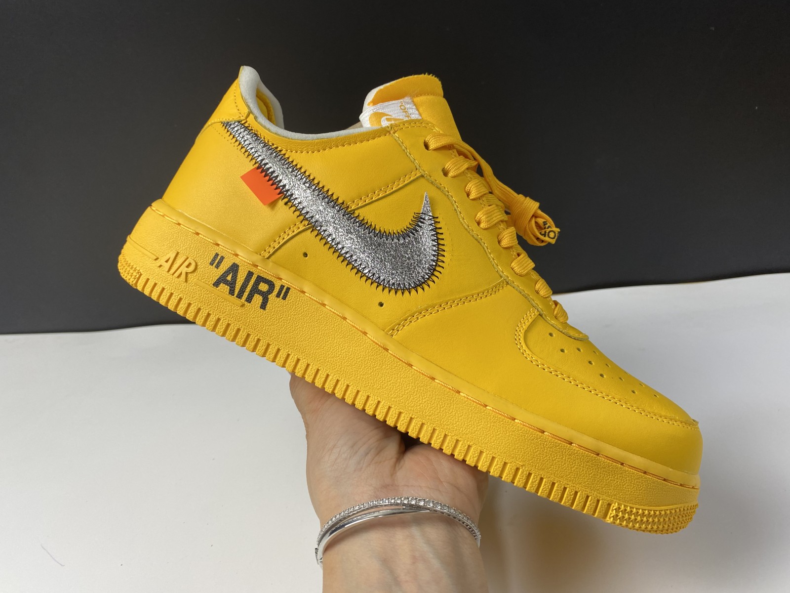 Off-White x Nike Air Force 1 “University Gold”