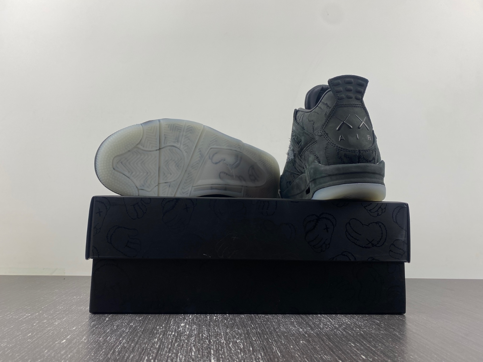 Air Jordan 4 Retro Kaws Black 930155 001