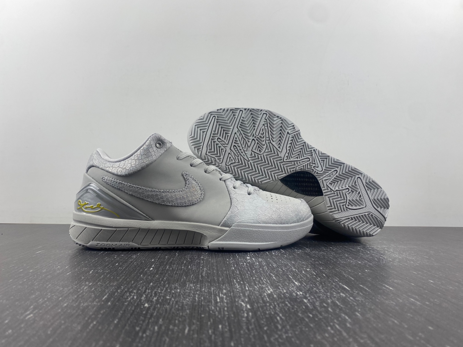 Nike Kobe 4 FTB Fade to Black Mamba Pack