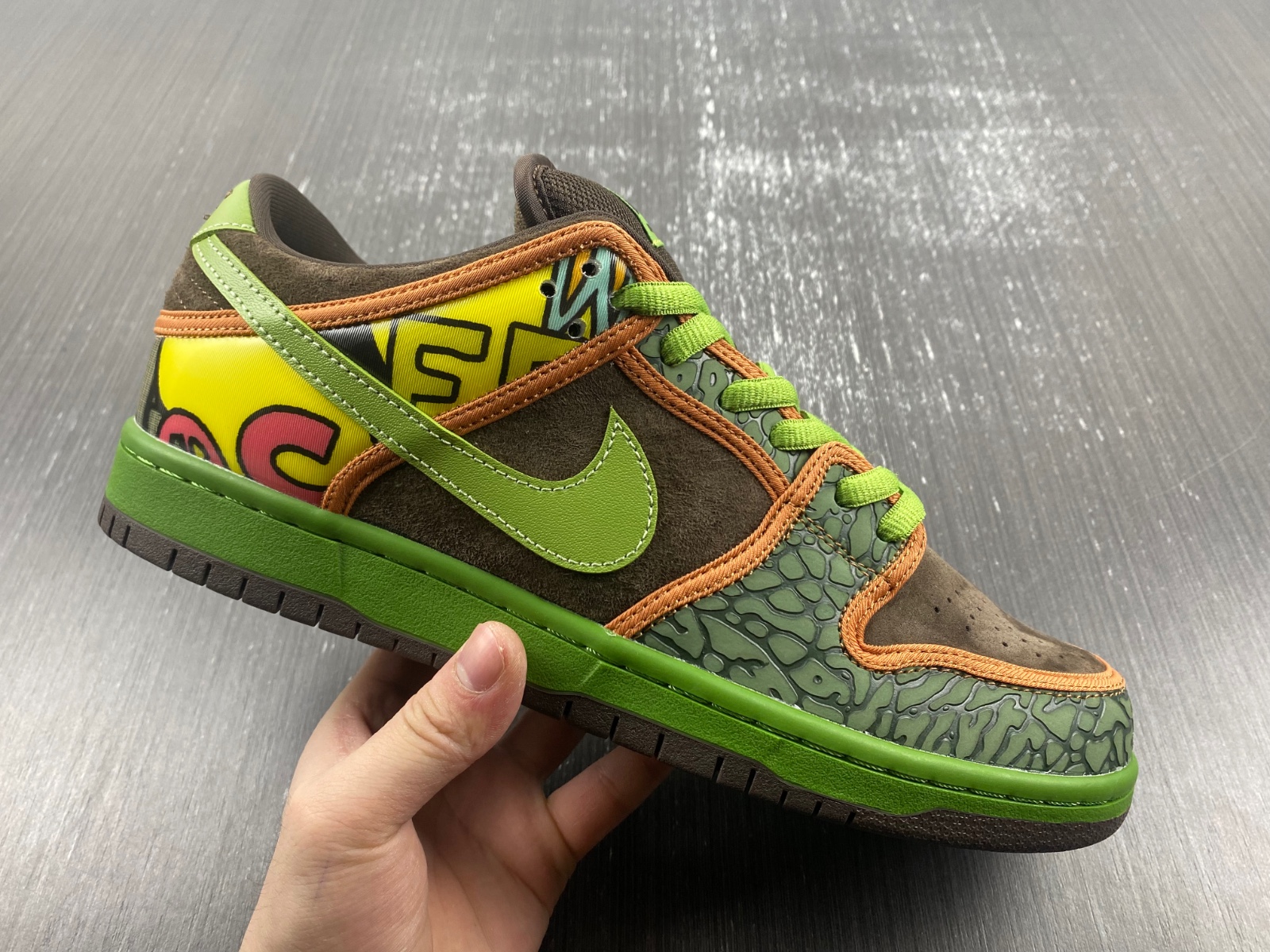 Nike SB Dunk Low “De La Soul”