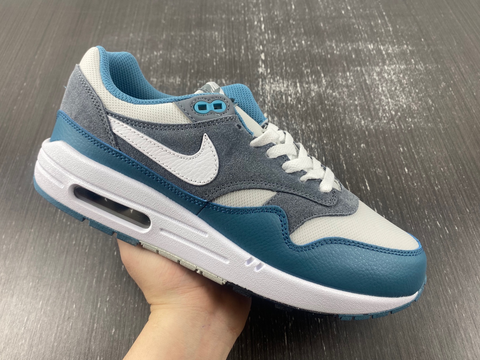 Air Max 1 Noise Aqua and Cool Grey