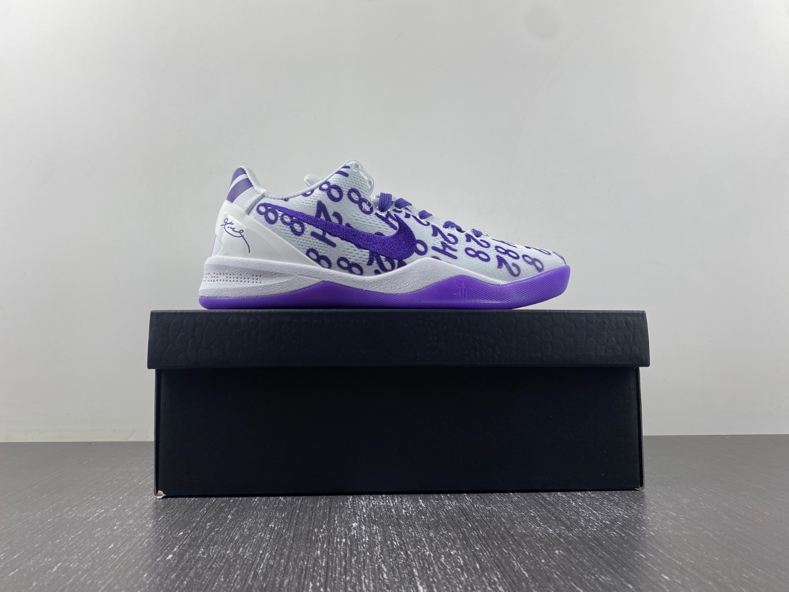 Nike Kobe 8 Protro “White Court Purple”