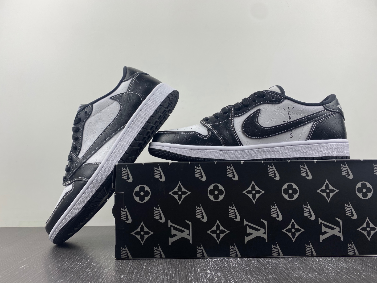 AIR JORDAN 1 LOW X LV