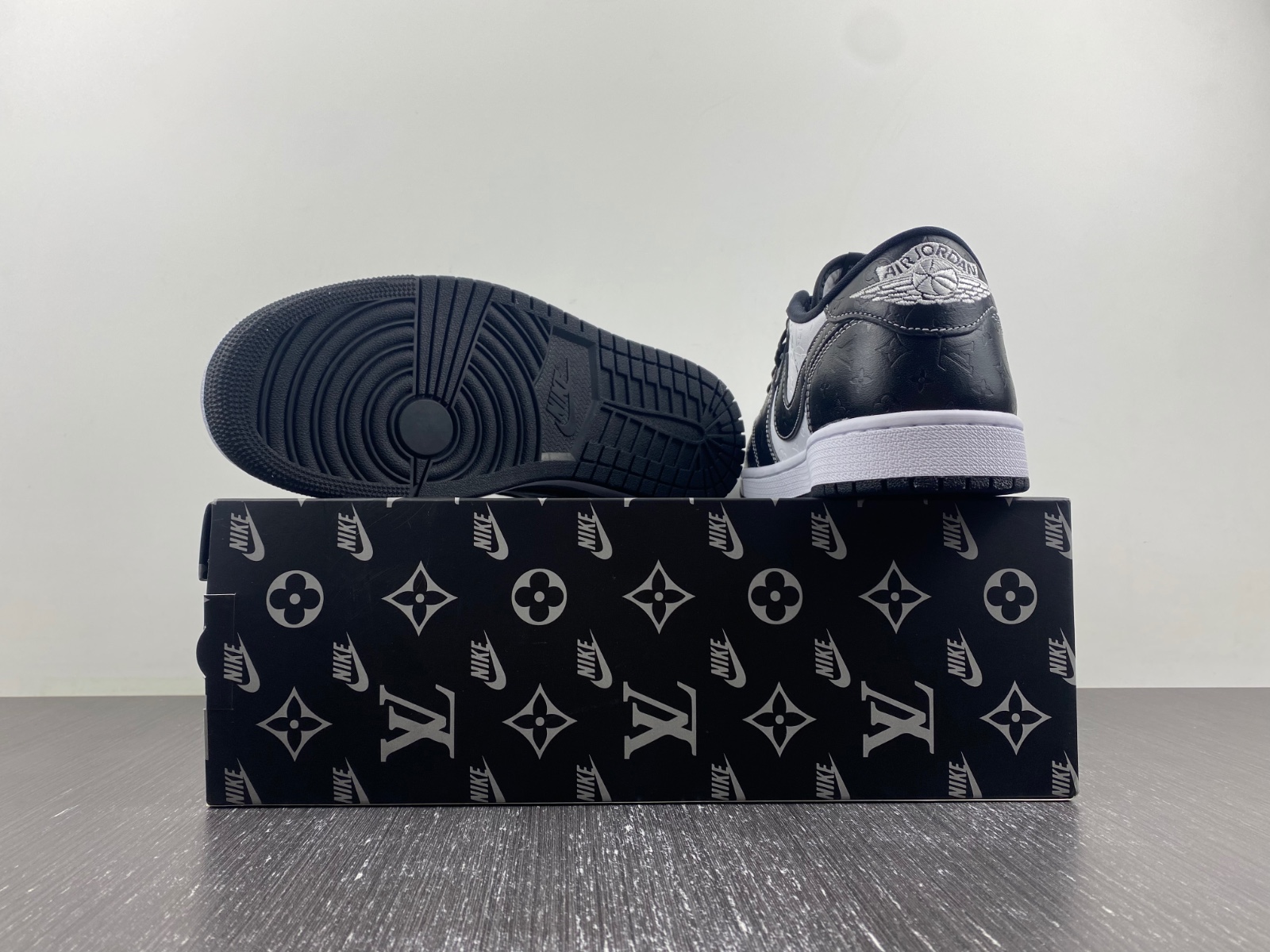 AIR JORDAN 1 LOW X LV