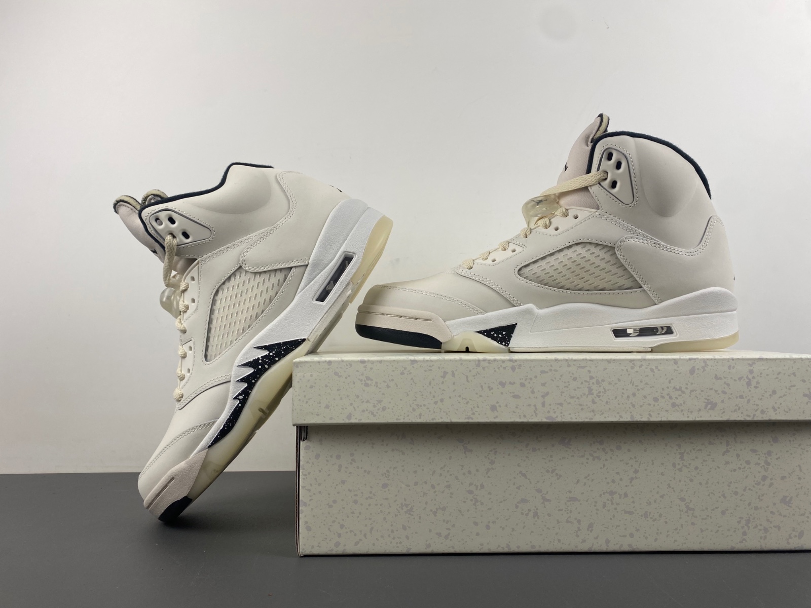 Air Jordan 5 SE "Sail" FN7405-100