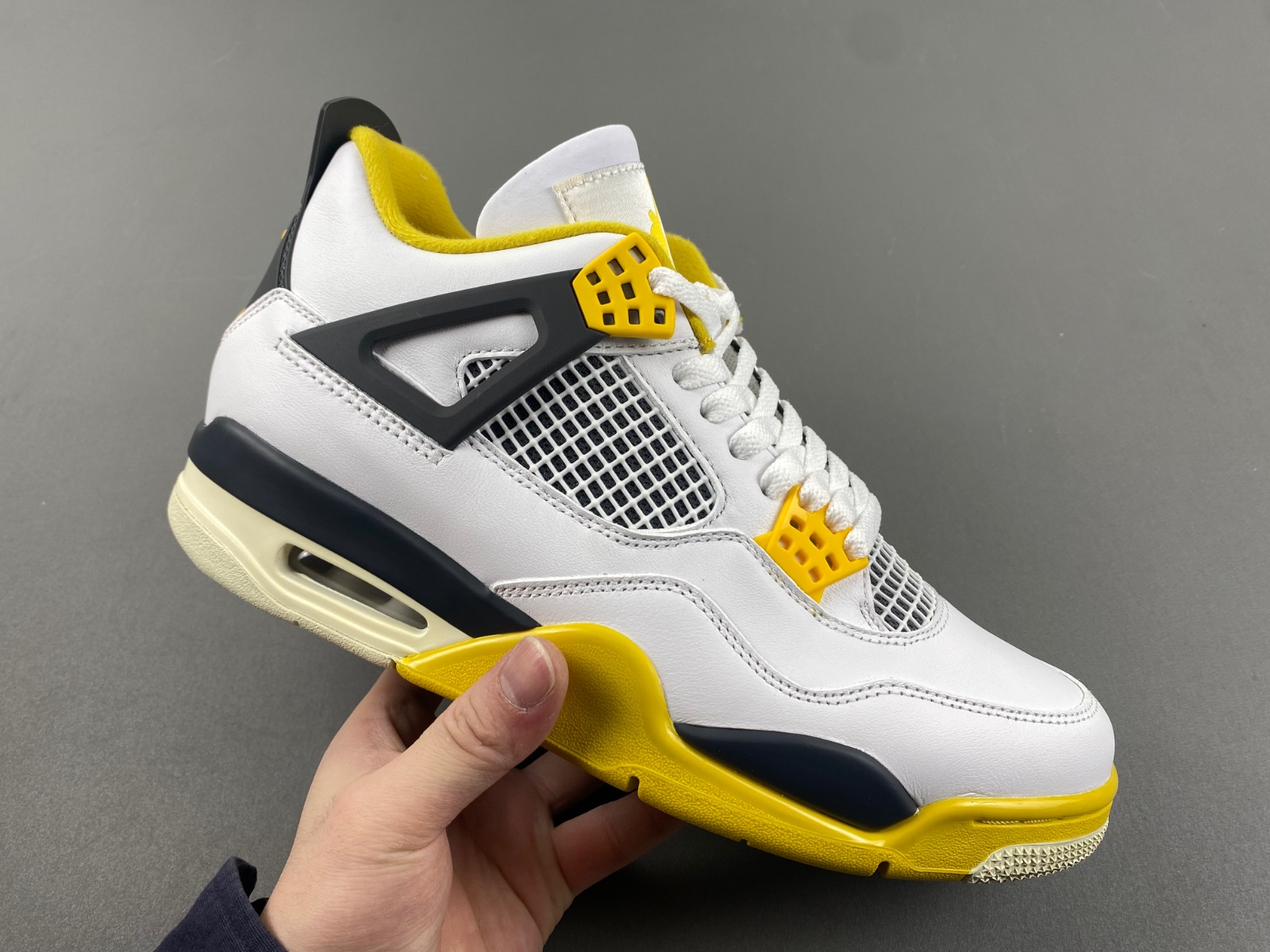 Air Jordan 4 “Vivid Sulfur” AQ9129-101