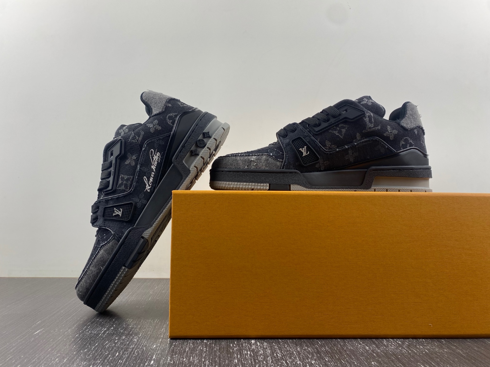 l**is V*t*n x nigo trainer black denim