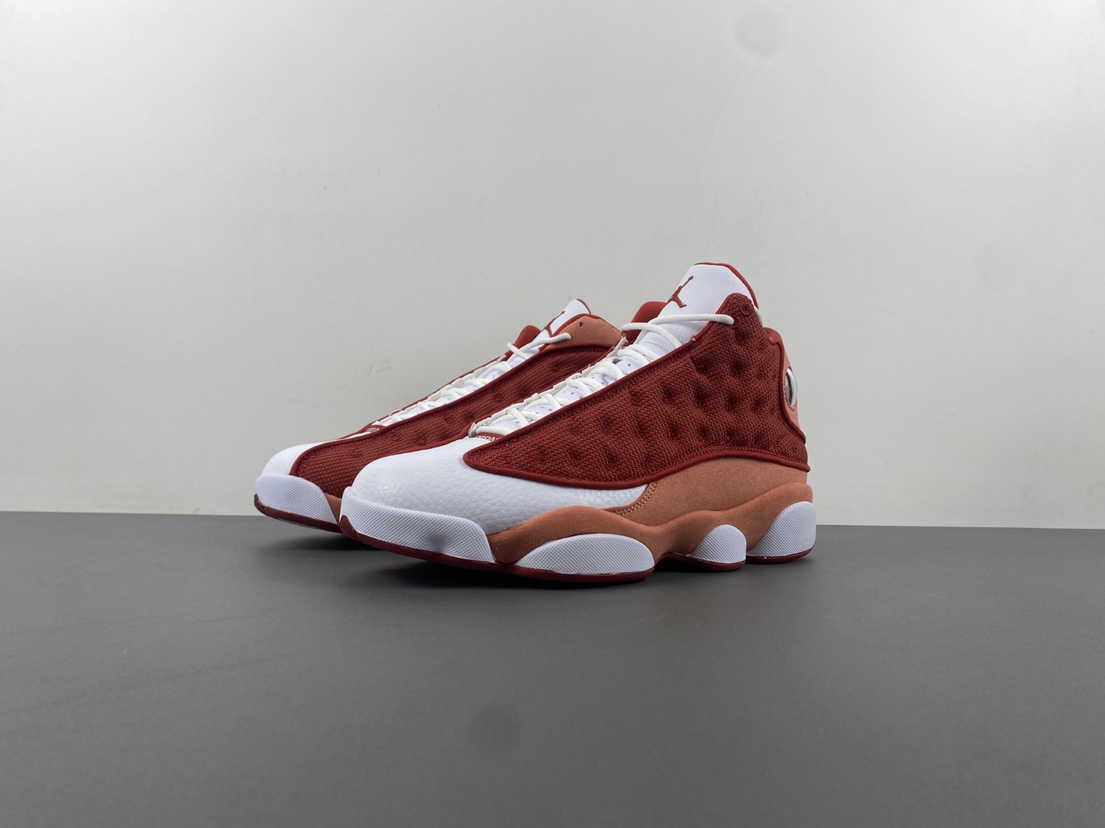 Air Jordan 13 “Dune Red”