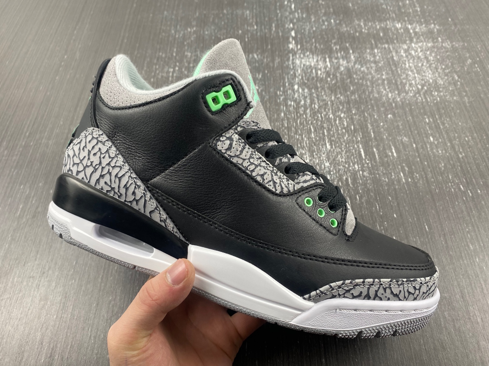 Air Jordan 3 “Green Glow”