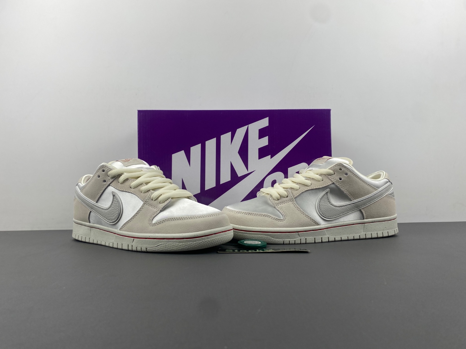 Nike Dunk SB City Of Love Low “Light Bone”