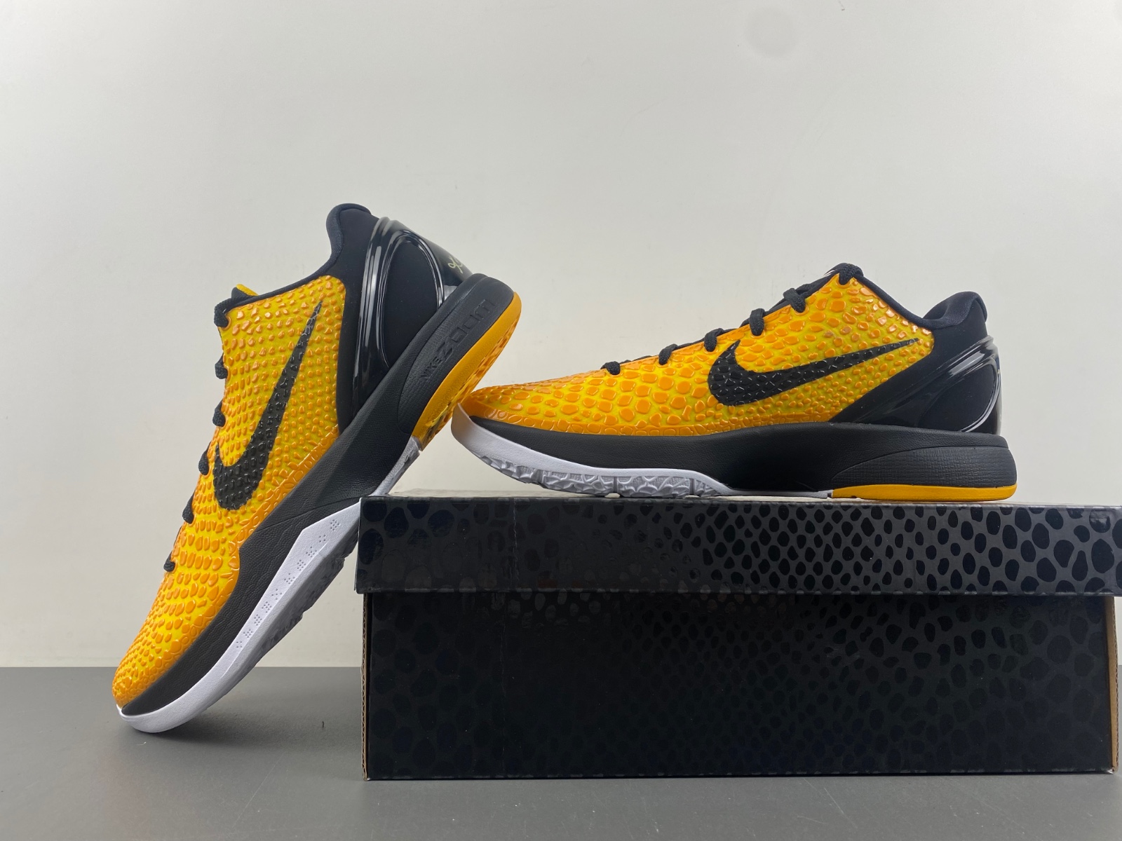 NIKE KOBE 6 PROTRO “LIGHTBULB” 429659-700