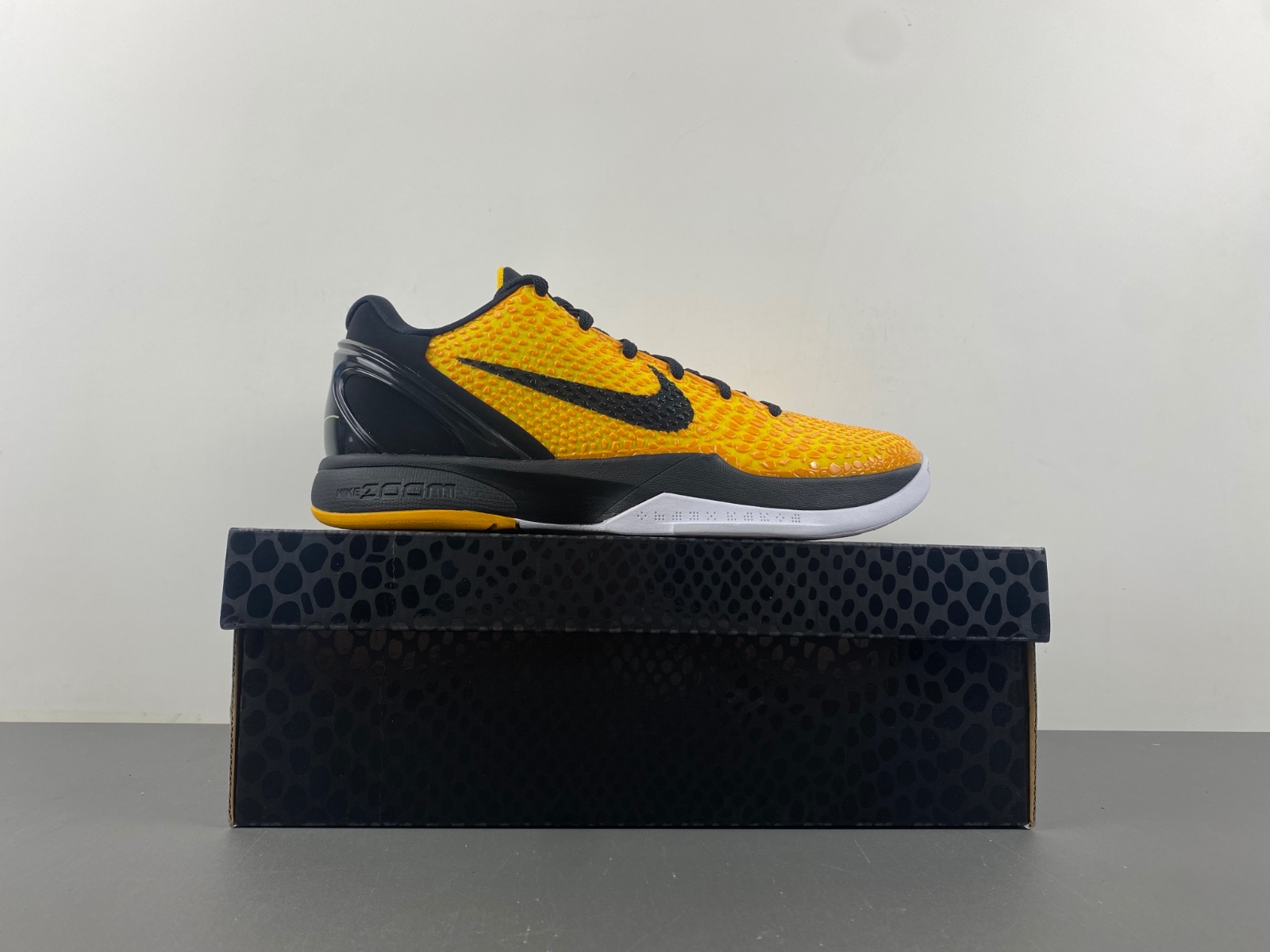 NIKE KOBE 6 PROTRO “LIGHTBULB” 429659-700