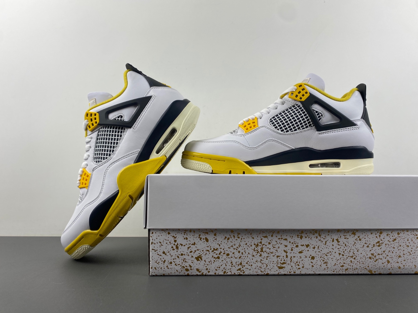 Air Jordan 4 “Vivid Sulfur” AQ9129-101