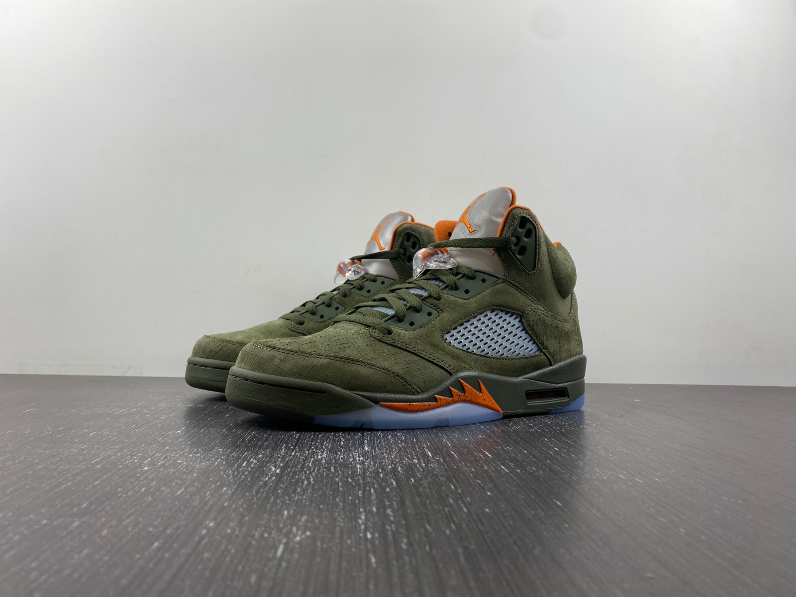 Air Jordan 5 “Olive“