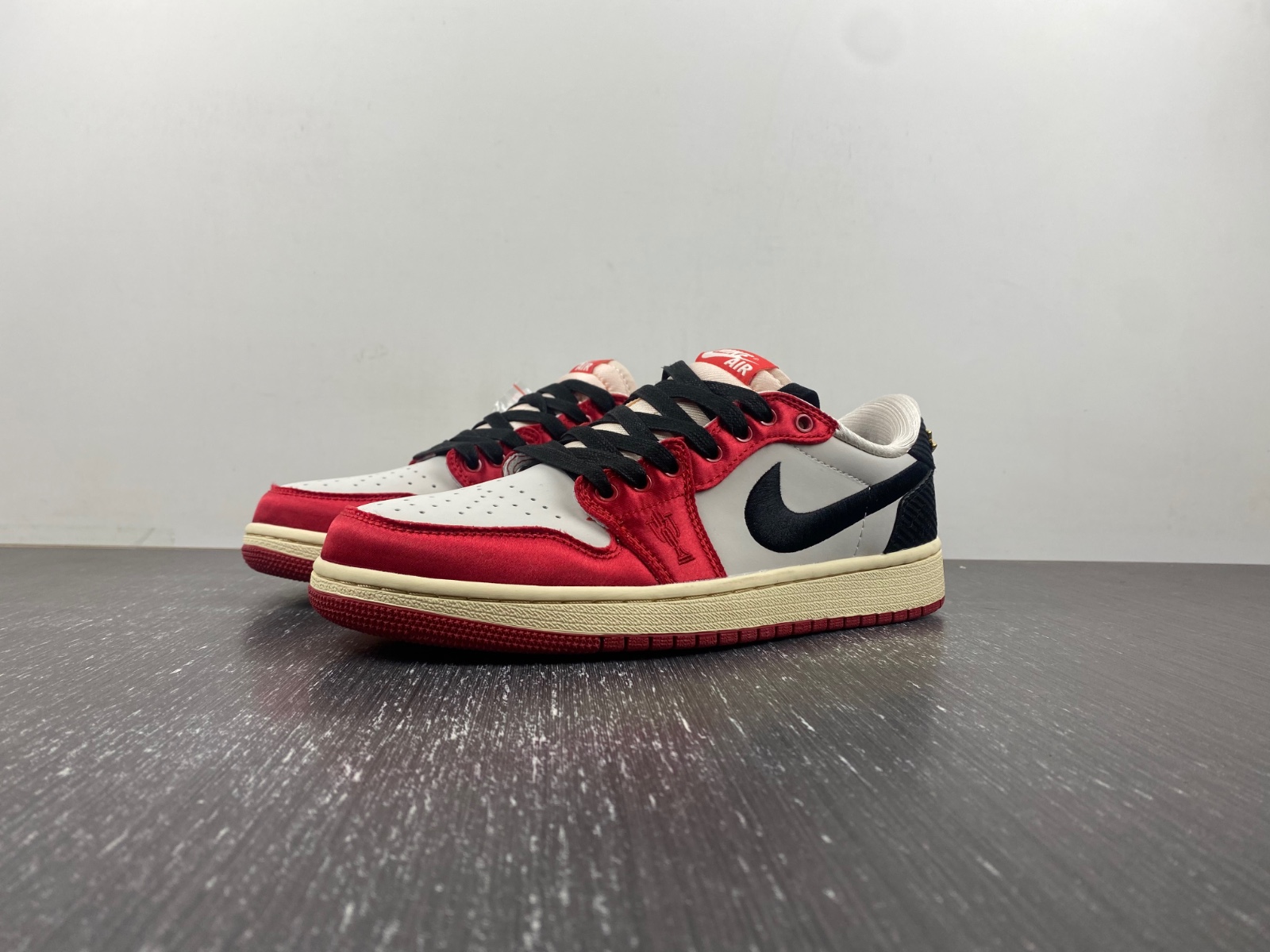 Trophy Room x Air Jordan 1 Low OG “Home”