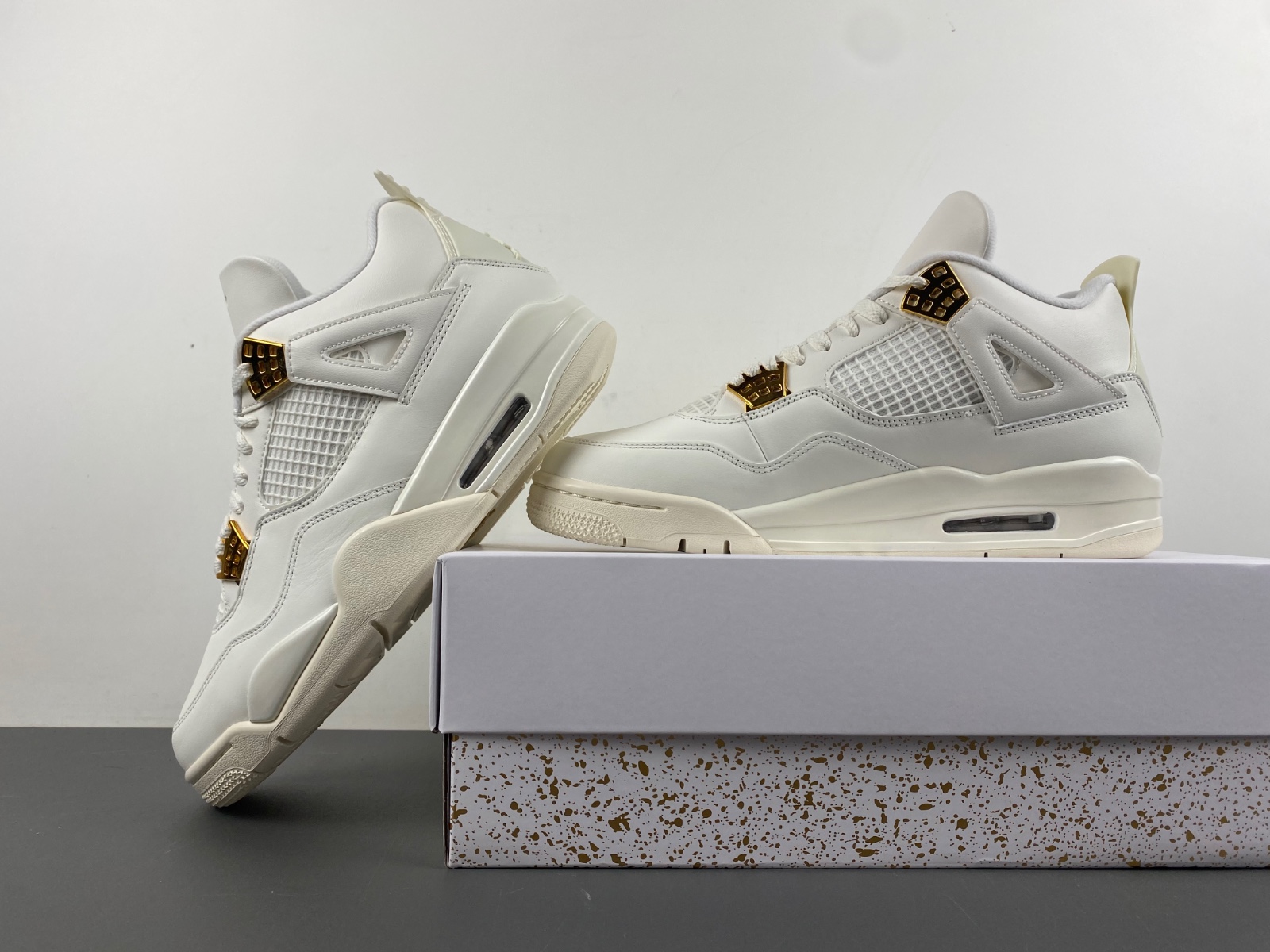 Air Jordan 4 “Metallic Gold” AQ9129-170