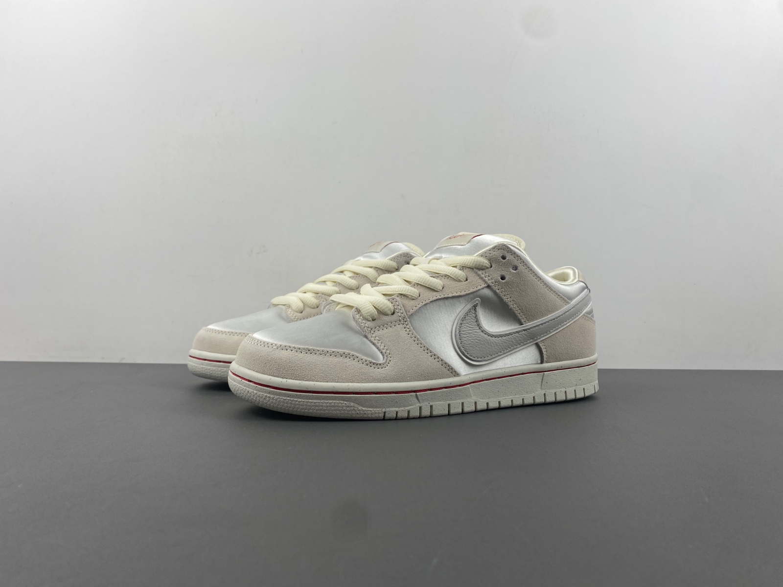 Nike Dunk SB City Of Love Low “Light Bone”