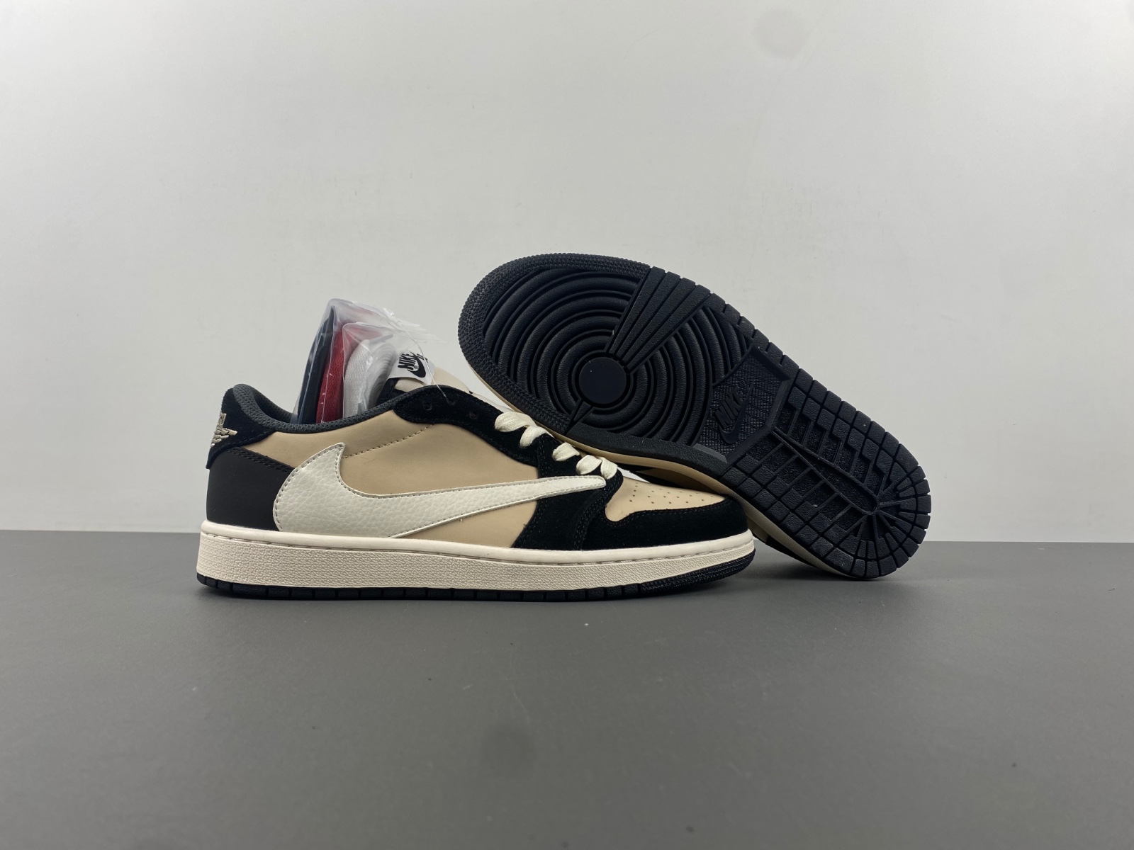 Travis Scott x Air Jordan 1 Low OG “Pale Vanilla”DM7866-201