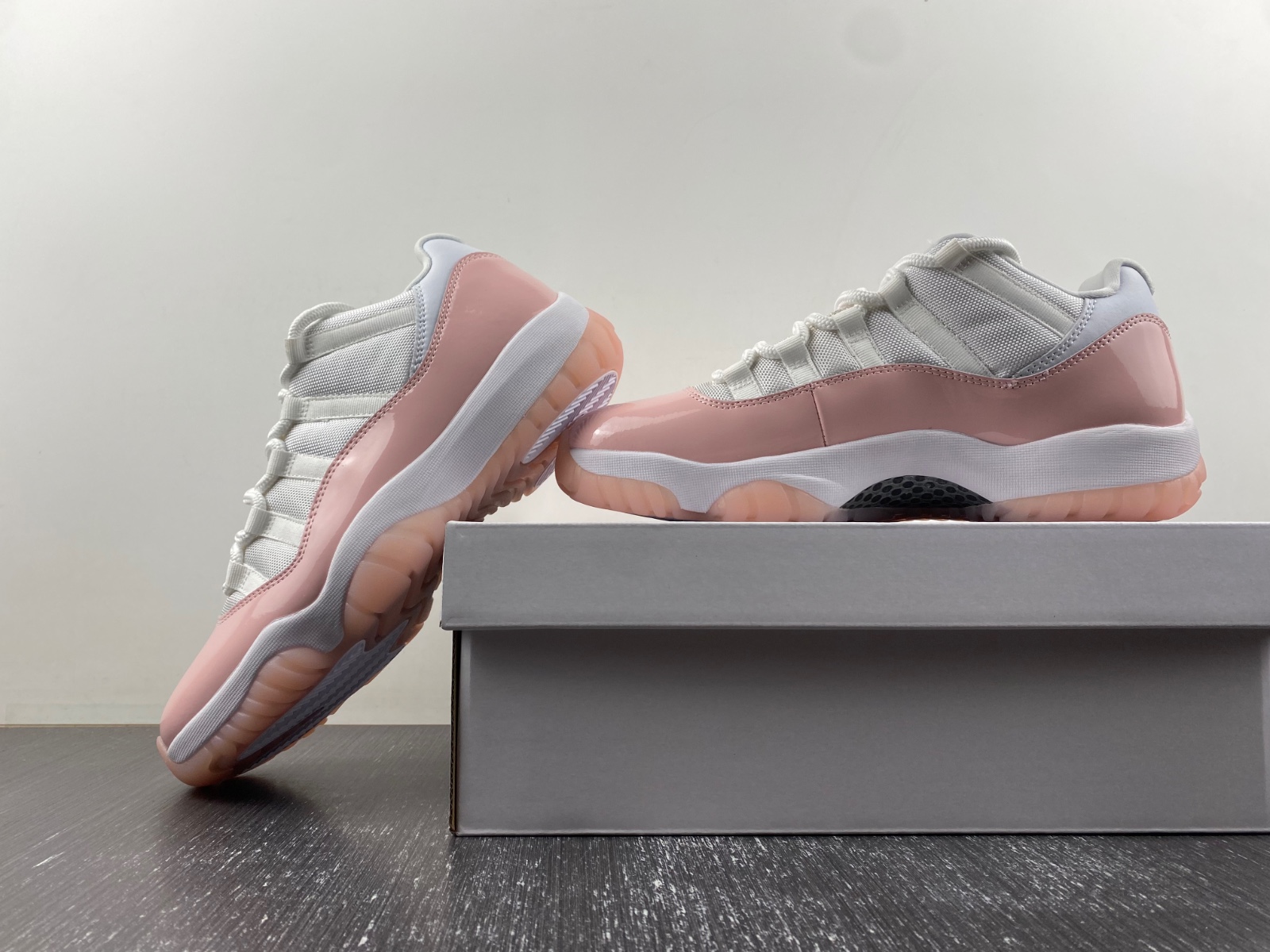 Air Jordan 11 Low WMNS “Legend Pink”AH7860-160