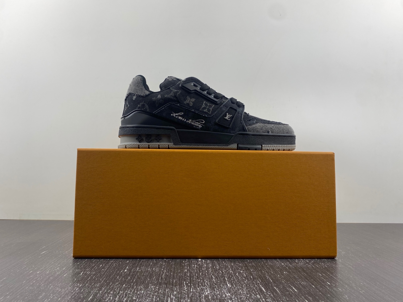 l**is V*t*n x nigo trainer black denim