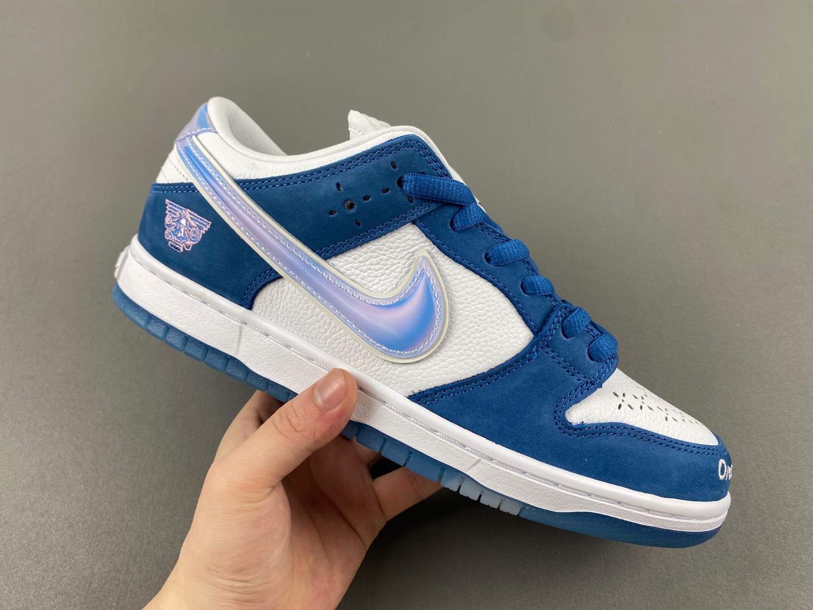 NIKE SB DUNK LOW "Born x Raised" FN7819-400