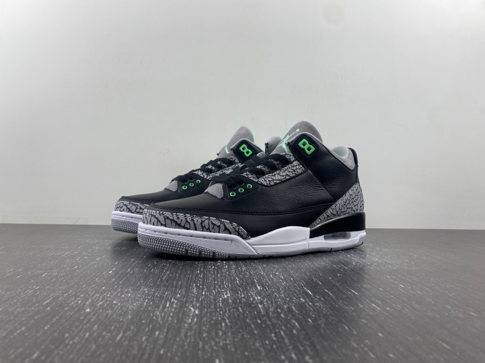 Air Jordan 3 “Green Glow”