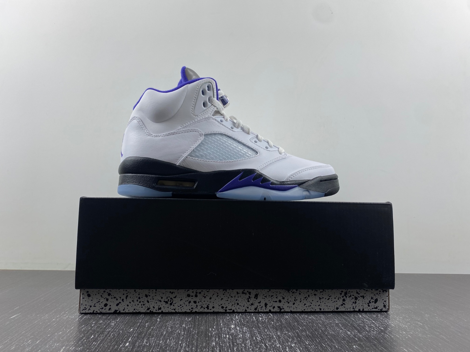 Air Jordan5 “CONCORD”