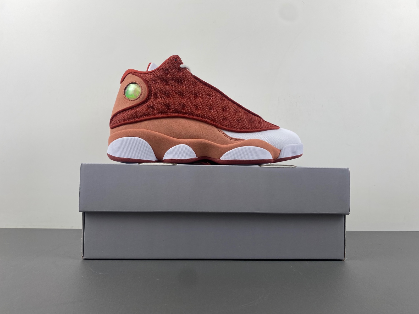 Air Jordan 13 “Dune Red”