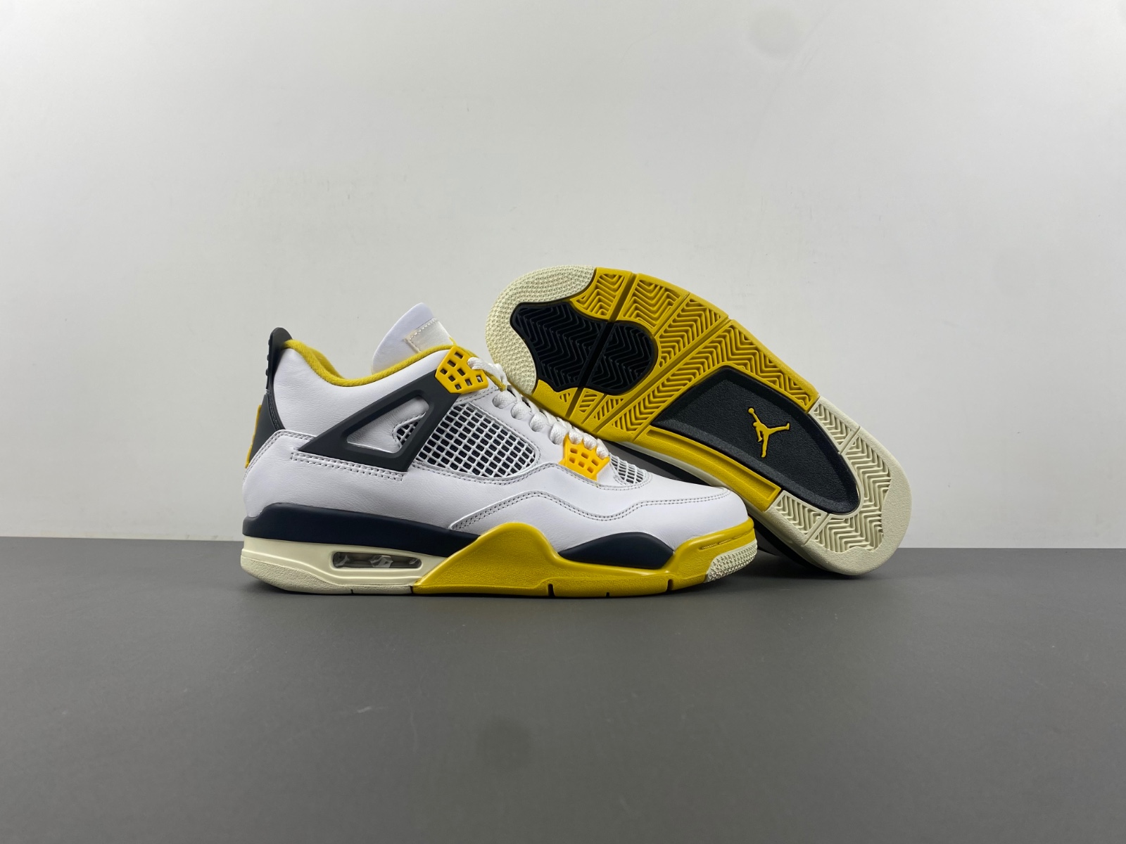 Air Jordan 4 “Vivid Sulfur” AQ9129-101