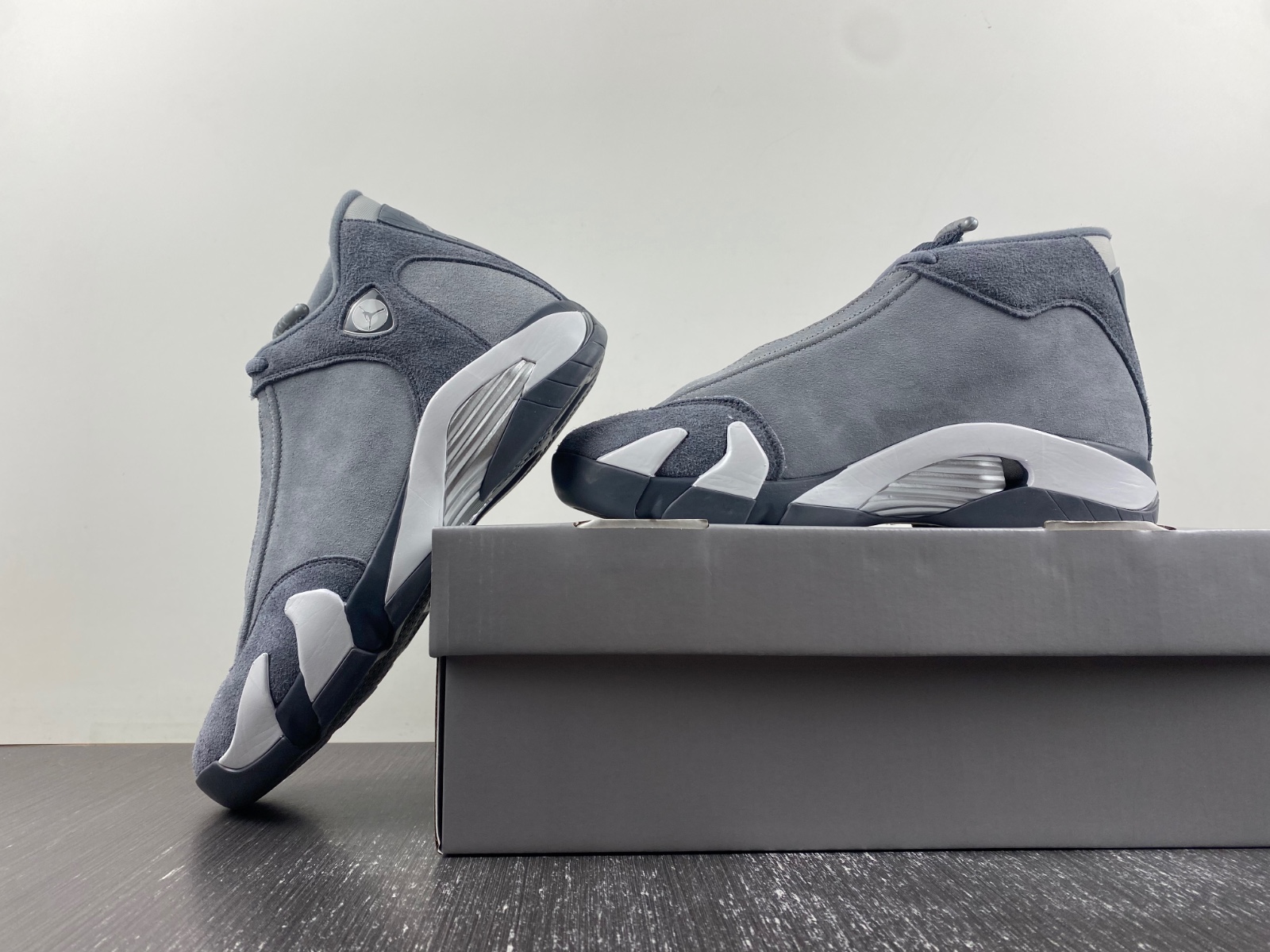 Air Jordan 14 SE "Flint Grey"