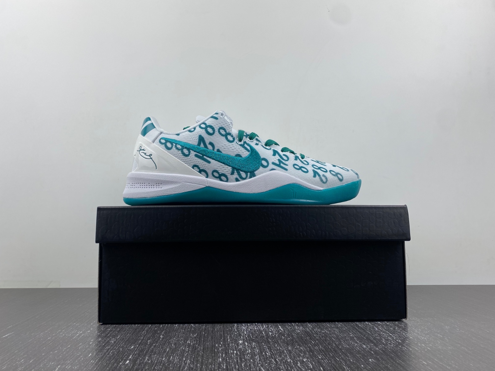 Nike Kobe 8 "Radiant Emerald"