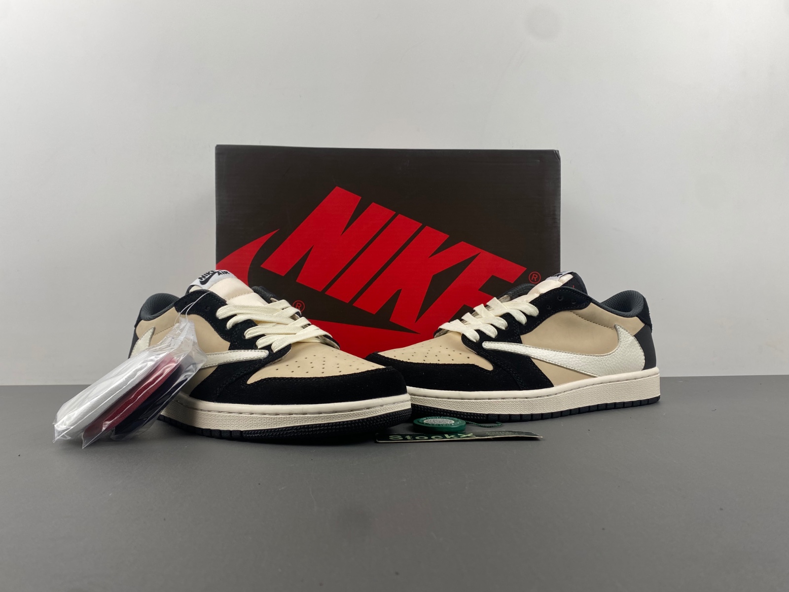 Travis Scott x Air Jordan 1 Low OG “Pale Vanilla”DM7866-201