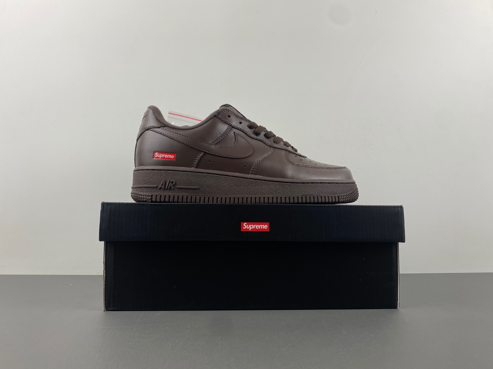 Sup*e x nike air force 1 low “baroque brown” cu9225-200