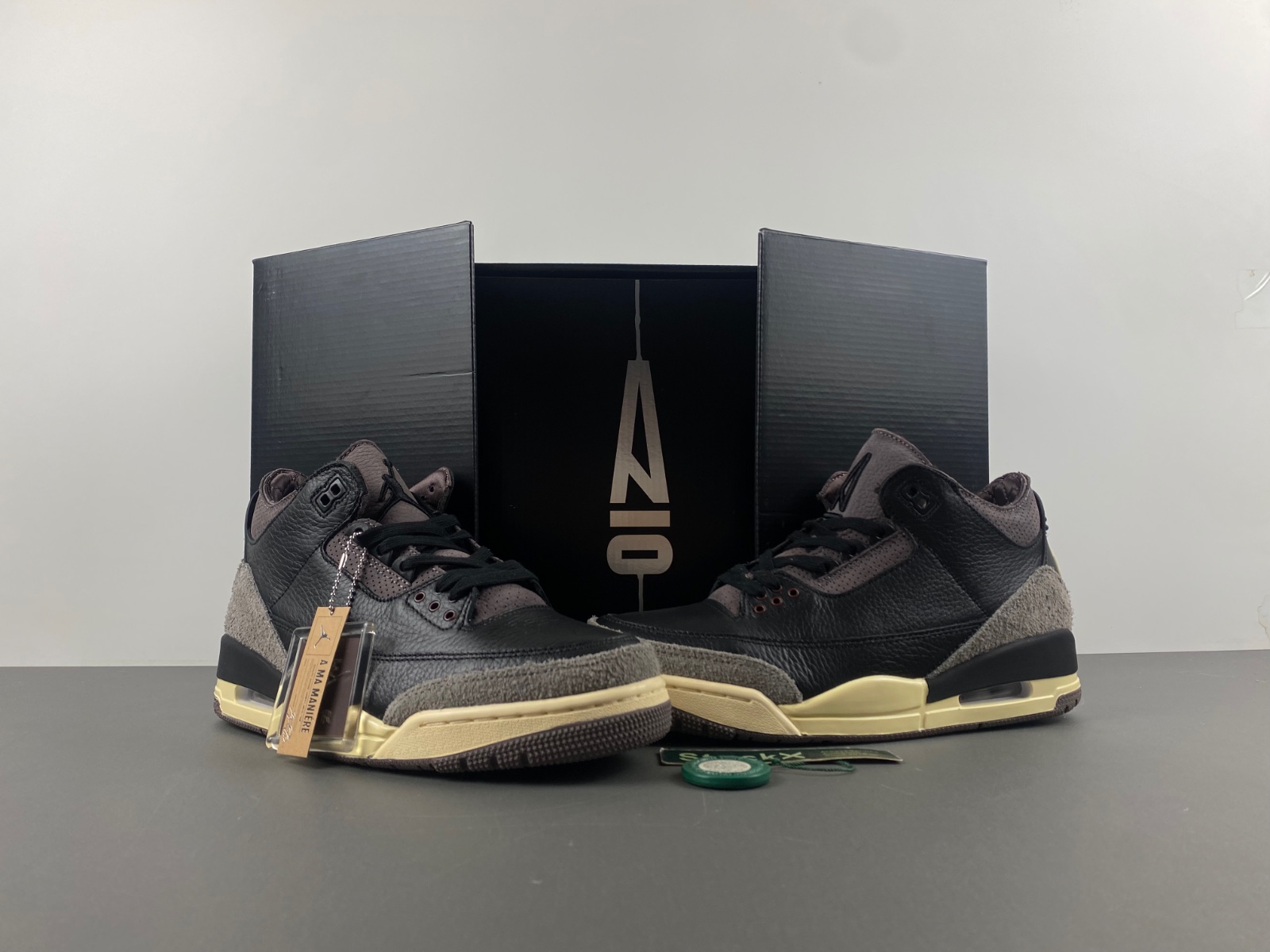 A Ma Manière x Air Jordan 3  FZ4811-001