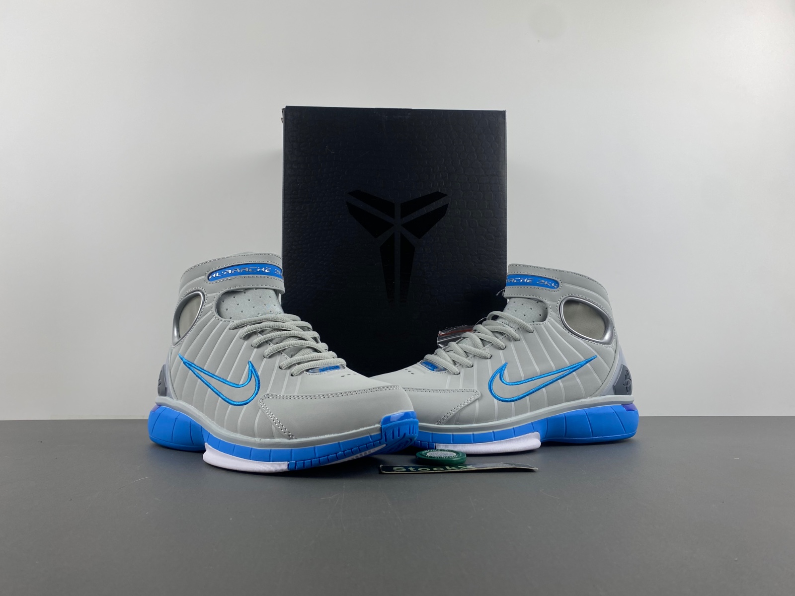 Nike Huarache 2K4 “MPLS” 308475-002