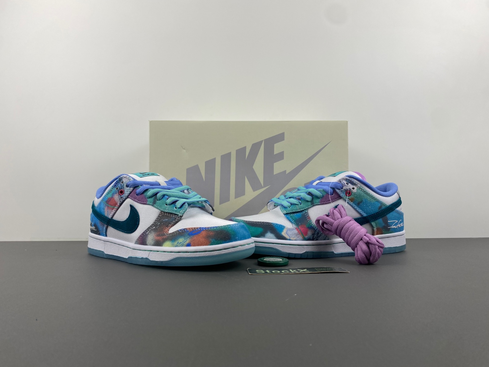 Nike Futura Laboratories x Dunk SB Low HF6061-400