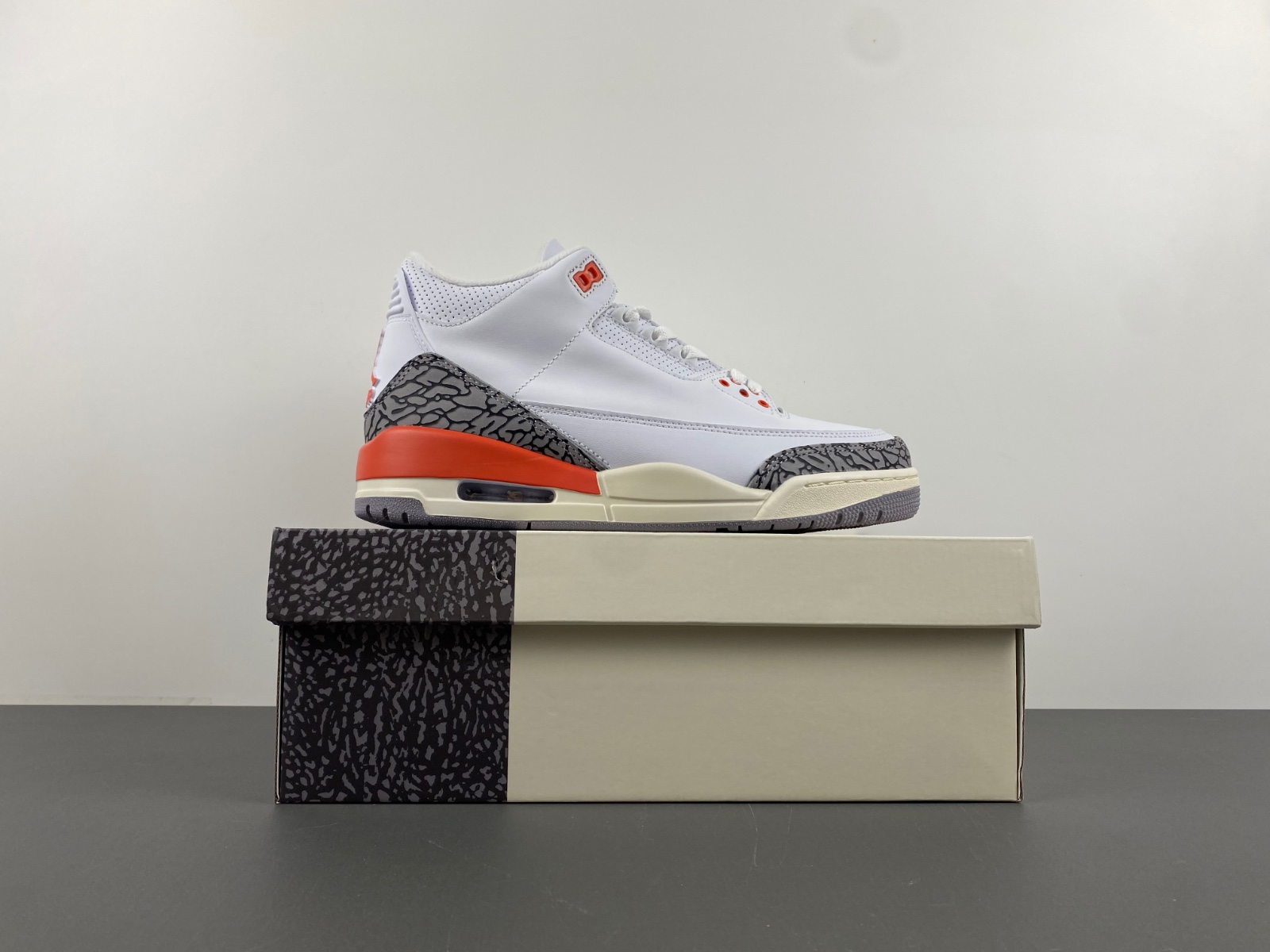 Air Jordan 3 Retro Georgia Peach CK9246-121