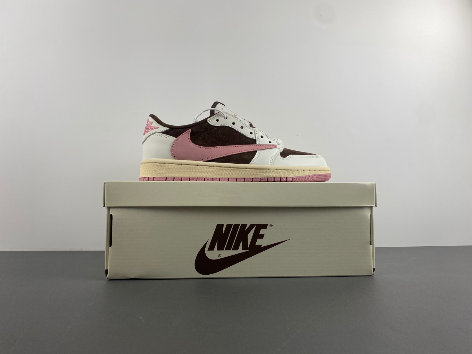 Travis Scott x Jordan 1 Low "Dark Pony"  DZ4137-206