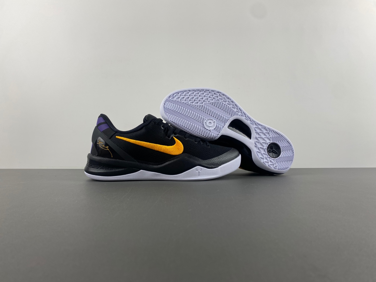 Nike Kobe 8 Protro “Hollywood Nights” HF9550-001