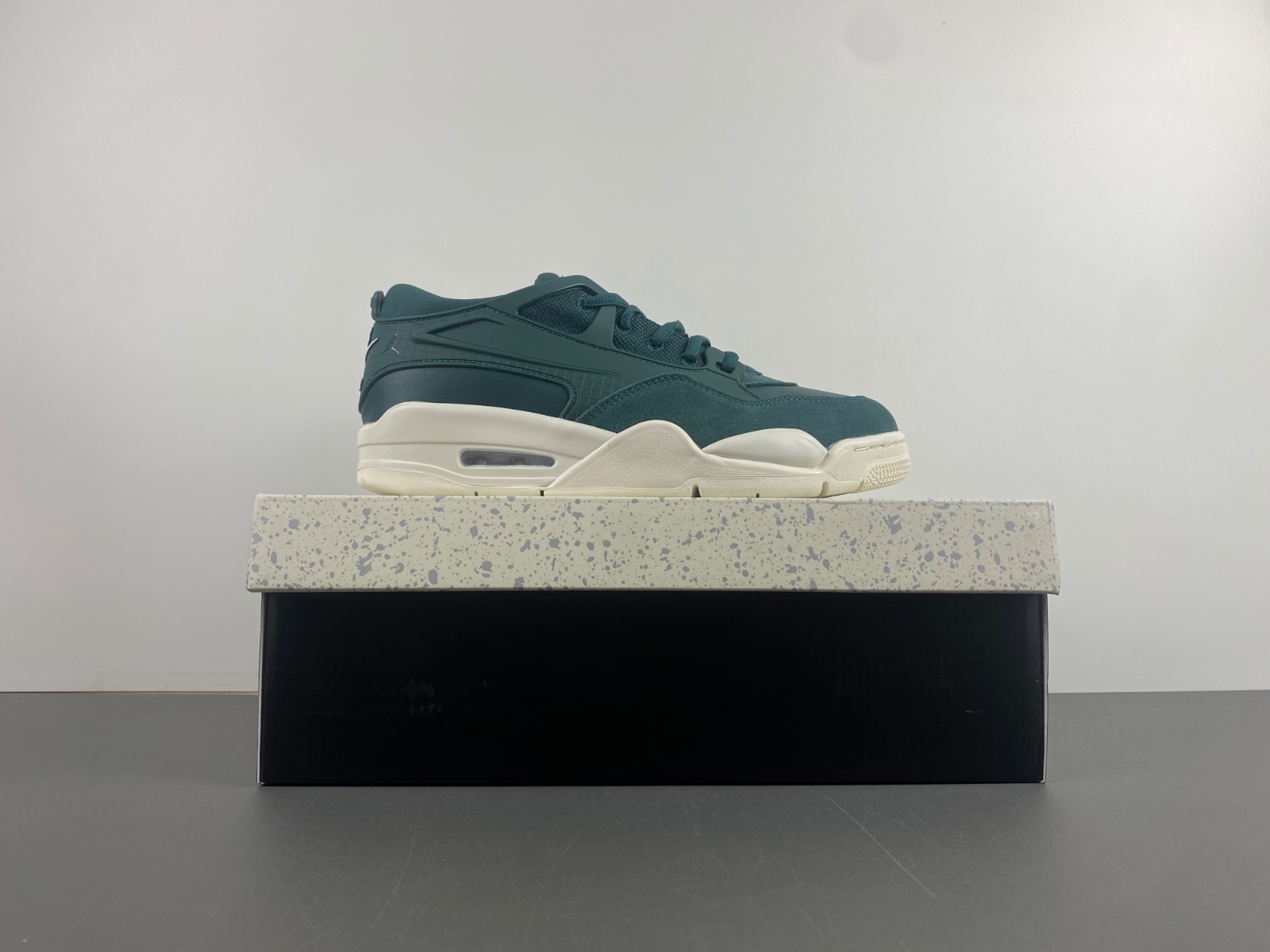 Air Jordan 4 RM WMNS “Oxidized Green”FQ7940-300