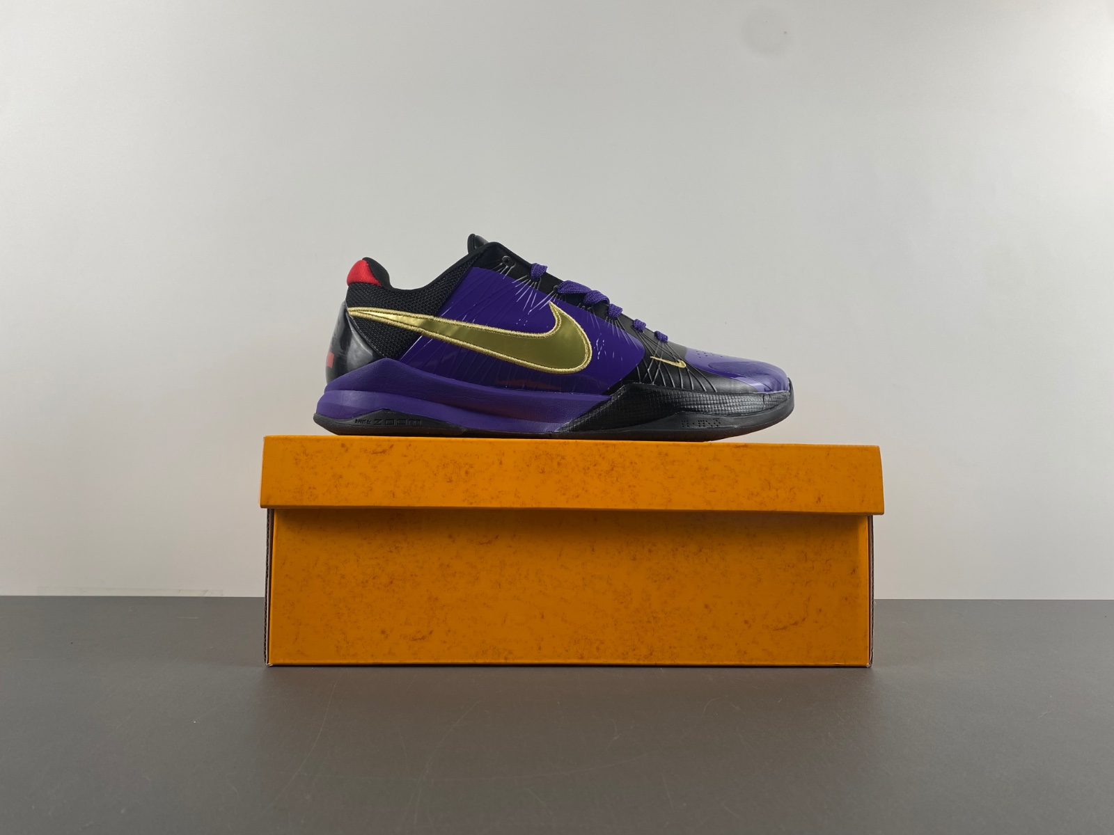 Nike Kobe 5 "Back 2 Back"